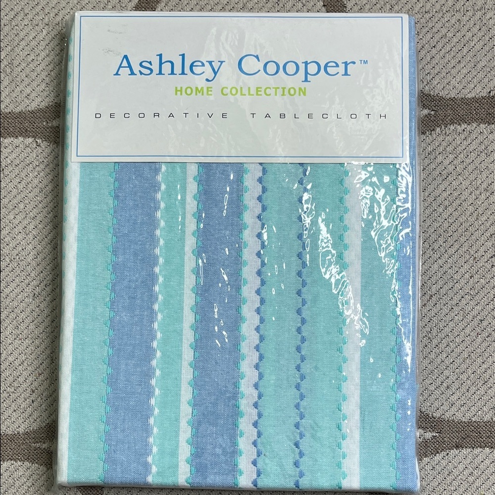 Ashley Cooper Ocean Tracks home collection round tablecloth, 60”